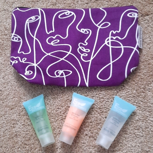 Sephora Handbags - Elizabeth Arden Abstract Bag
